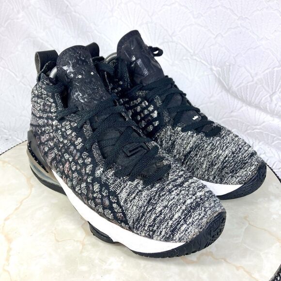 Nike Lebron 17 Sneakers Boy Size 5.5 Black Graphite Gray Athletic High Top Shoes - Picture 2 of 12